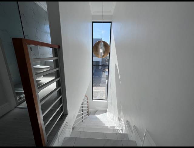 3 BEDROOM HOUSE FOR SALE IN SANDOWN